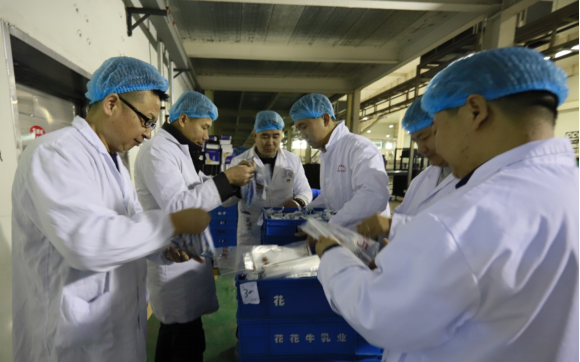党员带头赴一线  助力春节保生产—XINGKONG.COM星空体育(中国大陆)科技公司别样“生产突击队”助力车间生产