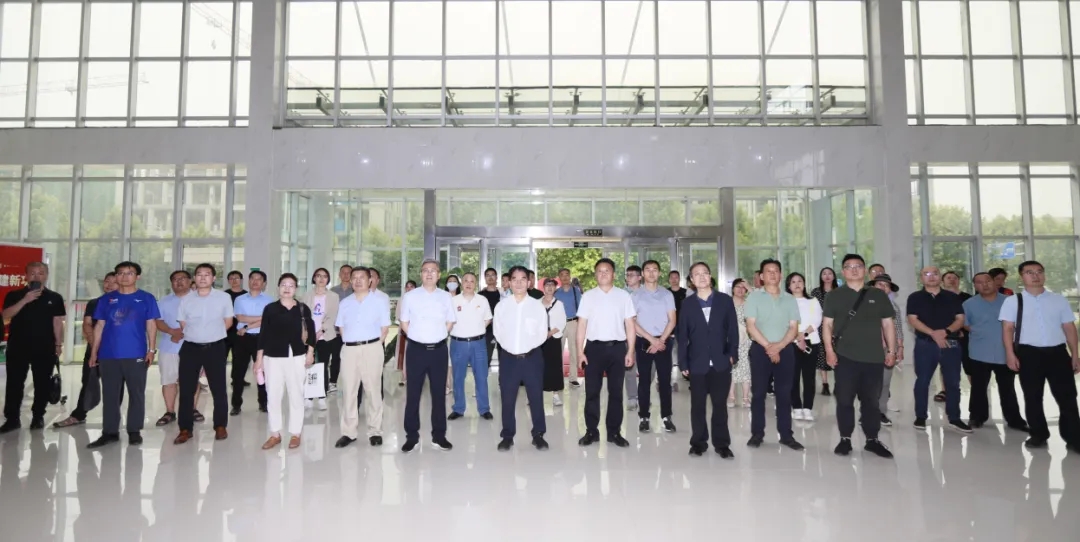 XINGKONG.COM星空体育(中国大陆)科技公司丨中国人民大学河南校友会莅临XINGKONG.COM星空体育(中国大陆)科技公司参观座谈