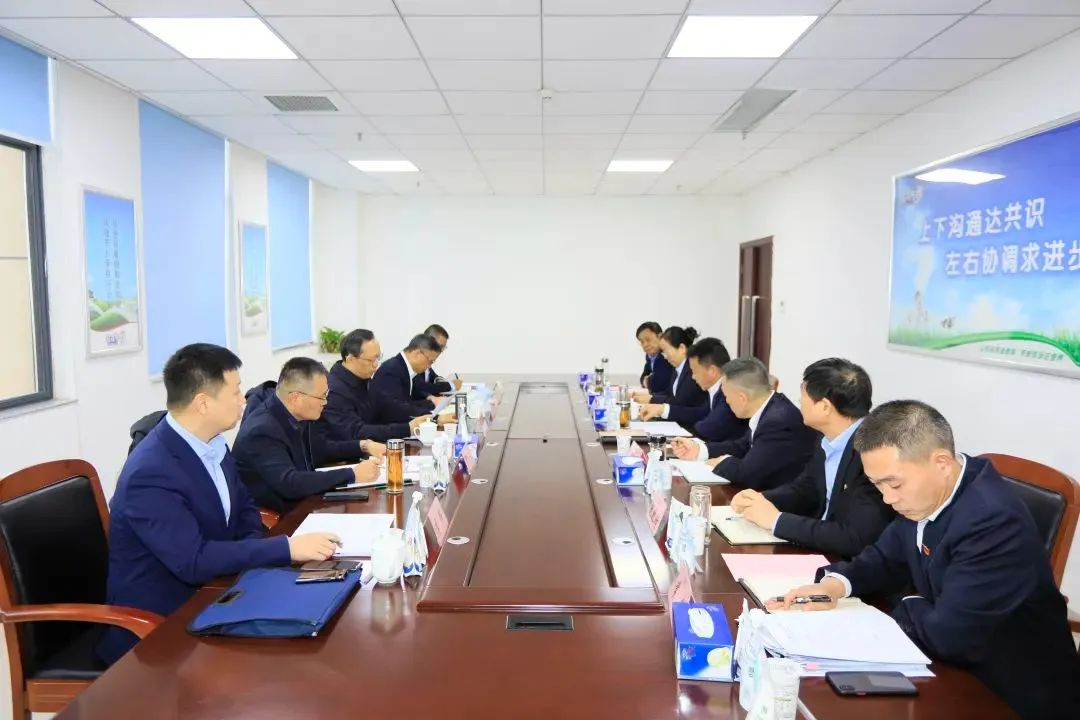 省政府国资委党委书记、主任李涛一行到XINGKONG.COM星空体育(中国大陆)科技公司乳业集团调研