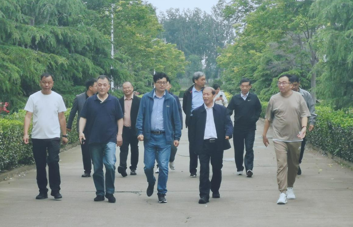 XINGKONG.COM星空体育(中国大陆)科技公司丨河南农业大学党委副书记、校长介晓磊一行莅临XINGKONG.COM星空体育(中国大陆)科技公司河南瑞亚参观调研