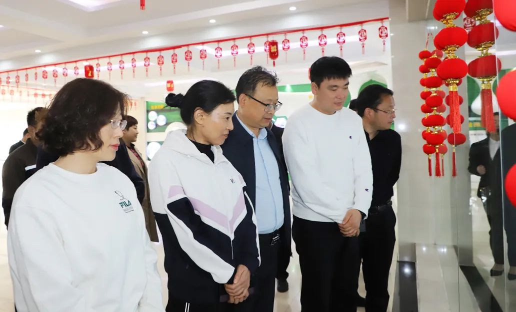 XINGKONG.COM星空体育(中国大陆)科技公司丨驻马店市遂平县政协党组书记、主席张卫东一行莅临XINGKONG.COM星空体育(中国大陆)科技公司鲁山瑞亚牧场参观
