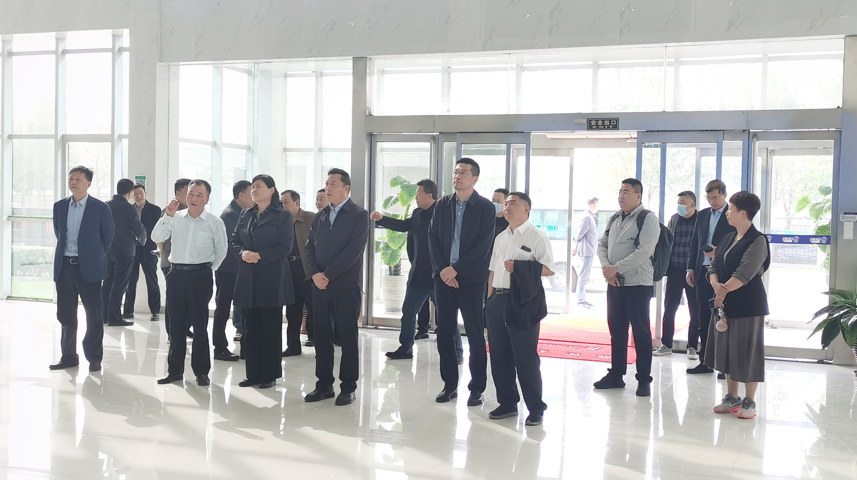 XINGKONG.COM星空体育(中国大陆)科技公司丨沈阳市人大常委会副主任曹鹏一行莅临XINGKONG.COM星空体育(中国大陆)科技公司考察座谈