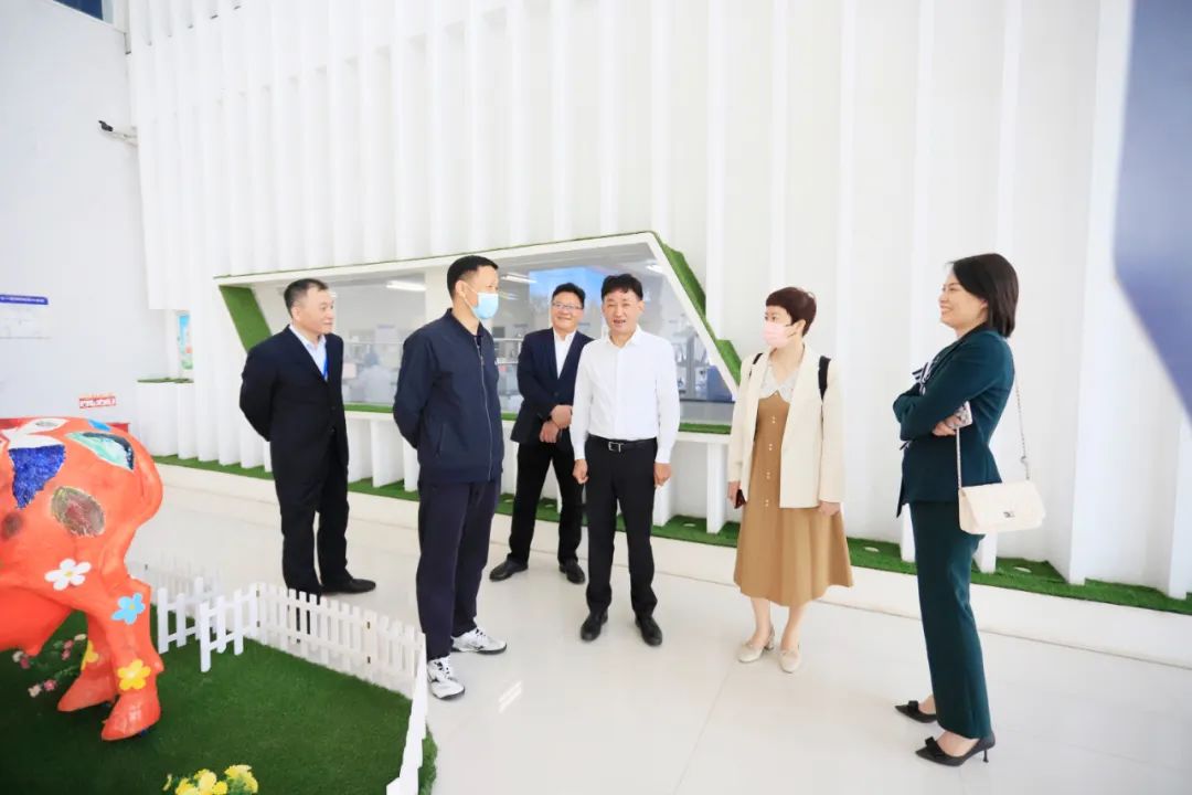 XINGKONG.COM星空体育(中国大陆)科技公司| 省农投集团董事长李晓寰一行莅临XINGKONG.COM星空体育(中国大陆)科技公司调研指导工作