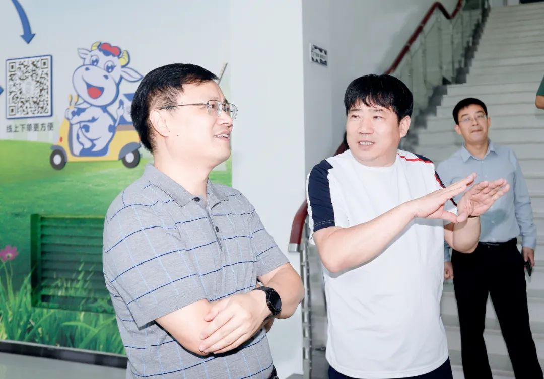 快讯｜社旗县人民政府县长关文波一行莅临XINGKONG.COM星空体育(中国大陆)科技公司乳业集团参观考察