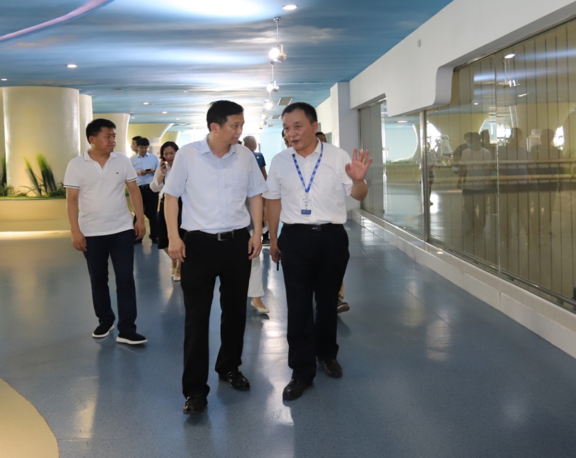快讯|郑州市二七区委副书记、区长虎荣鑫莅临河南XINGKONG.COM星空体育(中国大陆)科技公司乳业集团调研