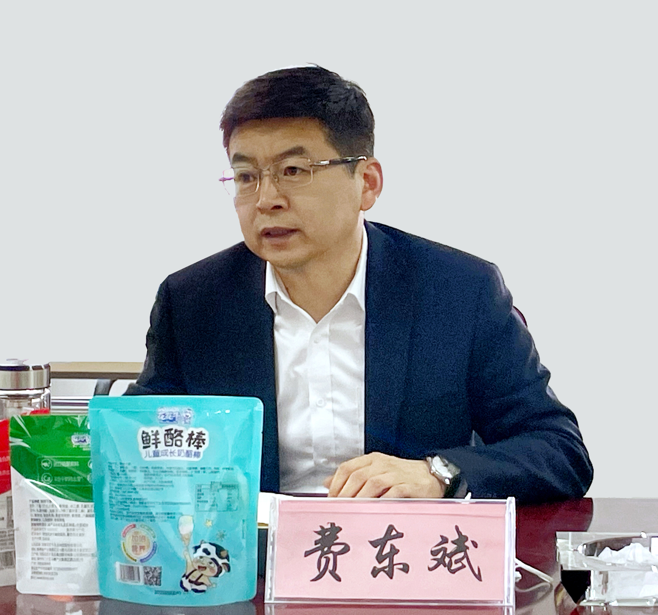 河南省委常委、副省长费东斌莅临 XINGKONG.COM星空体育(中国大陆)科技公司乳业集团调研