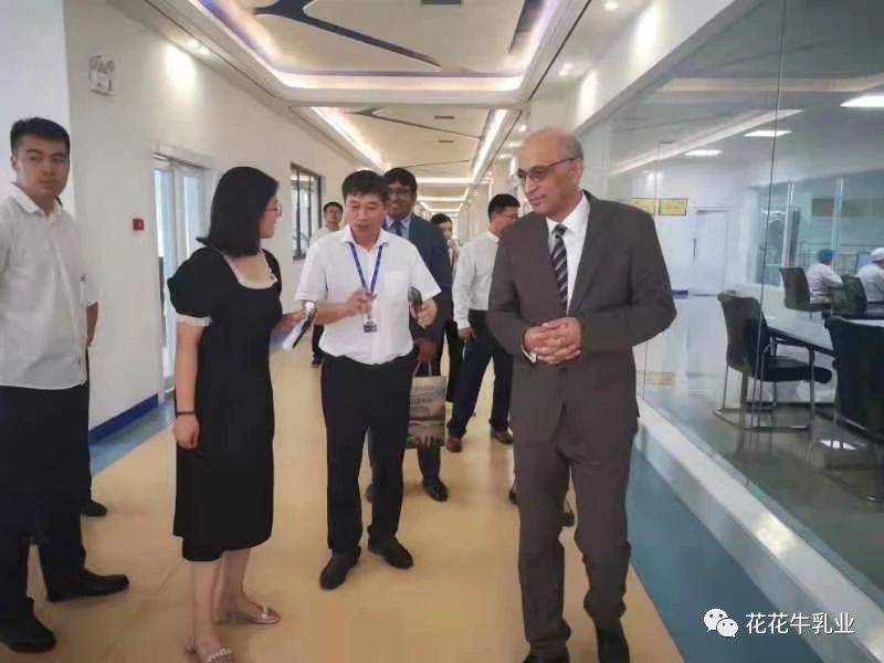 巴基斯坦驻华大使莫因·哈克 莅临XINGKONG.COM星空体育(中国大陆)科技公司乳业集团参观访问
