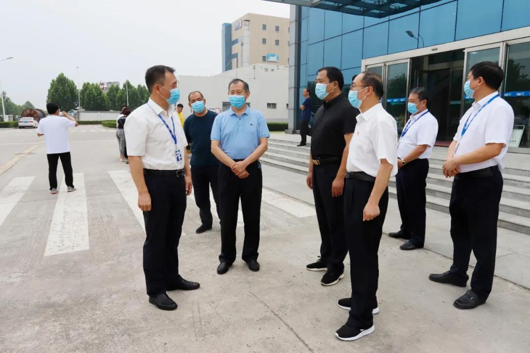 郑州市安全生产双重预防体系建设现场观摩会在XINGKONG.COM星空体育(中国大陆)科技公司乳业集团郑州分公司召开