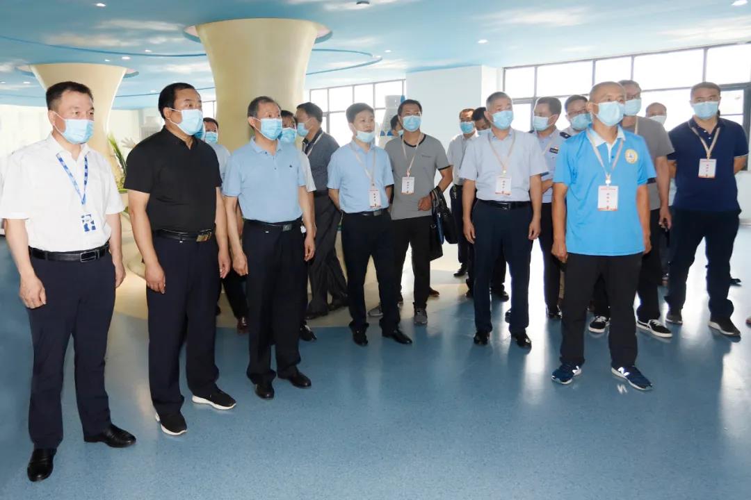 郑州市安全生产双重预防体系建设现场观摩会在XINGKONG.COM星空体育(中国大陆)科技公司乳业集团郑州分公司召开