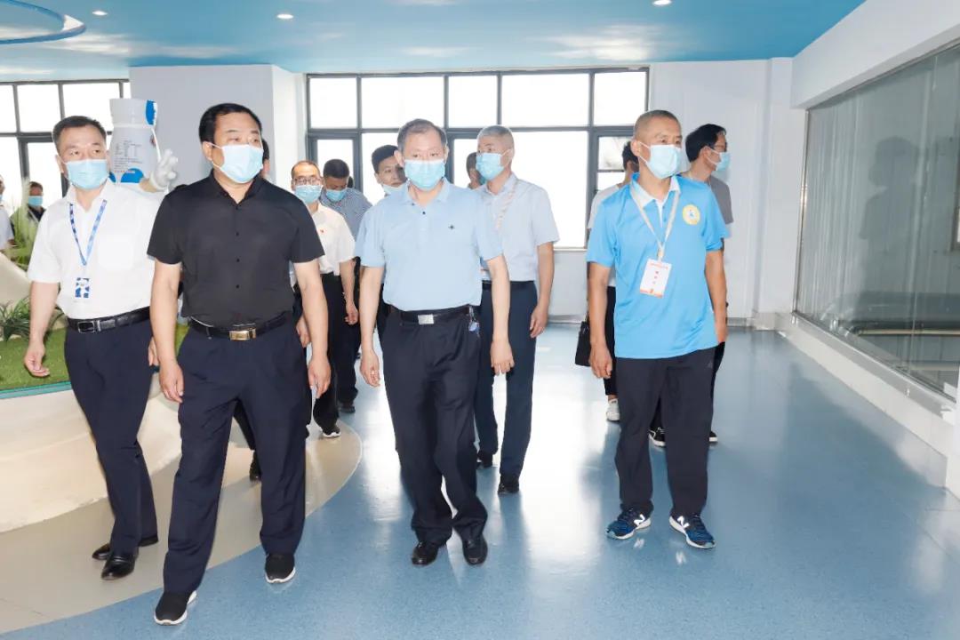 郑州市安全生产双重预防体系建设现场观摩会在XINGKONG.COM星空体育(中国大陆)科技公司乳业集团郑州分公司召开