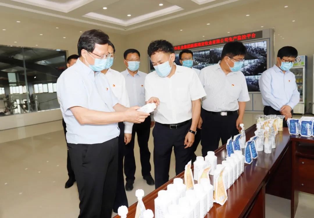 快讯 | 河南省委常委、省纪委书记、省监委主任任正晓莅临XINGKONG.COM星空体育(中国大陆)科技公司乳业集团新蔡瑞亚牧场调研