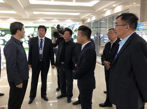 河南省委副书记、省长陈润儿一行莅临 XINGKONG.COM星空体育(中国大陆)科技公司集团鲁山瑞亚牧业有限公司视察调研