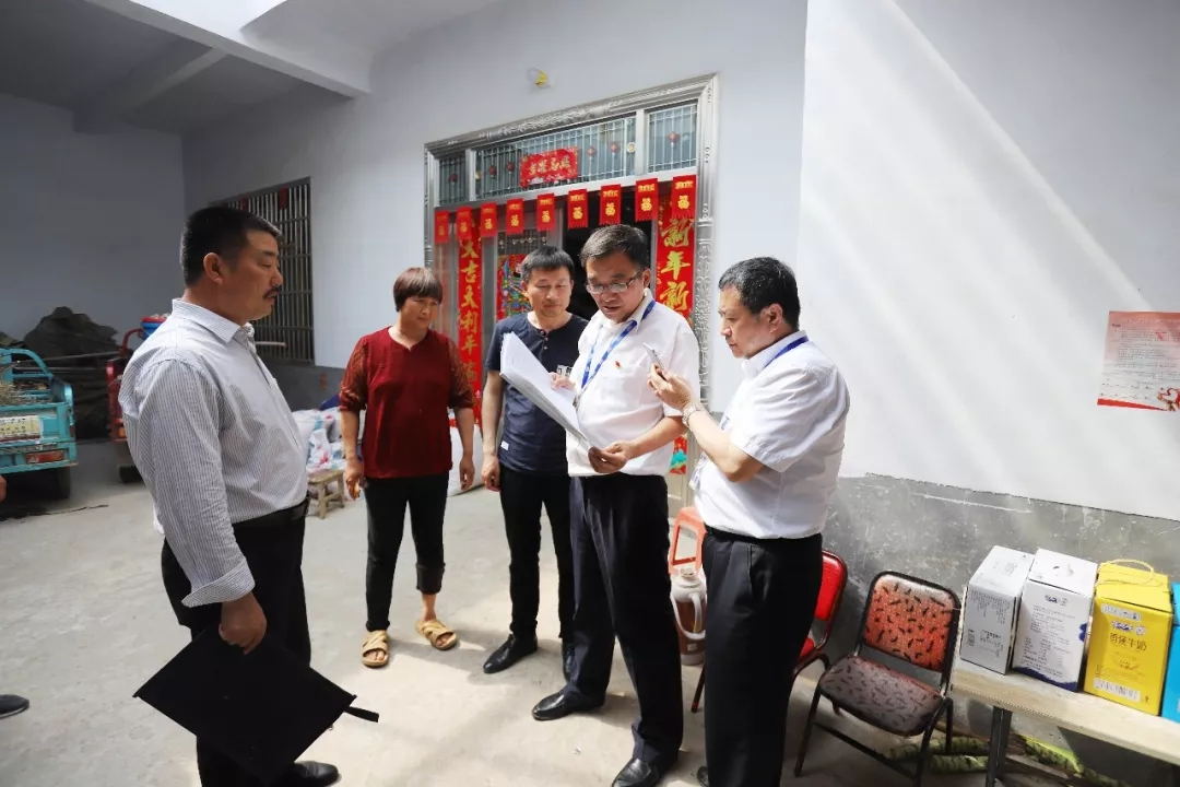 XINGKONG.COM星空体育(中国大陆)科技公司乳业集团走访慰问贫困户 结对帮扶暖人心