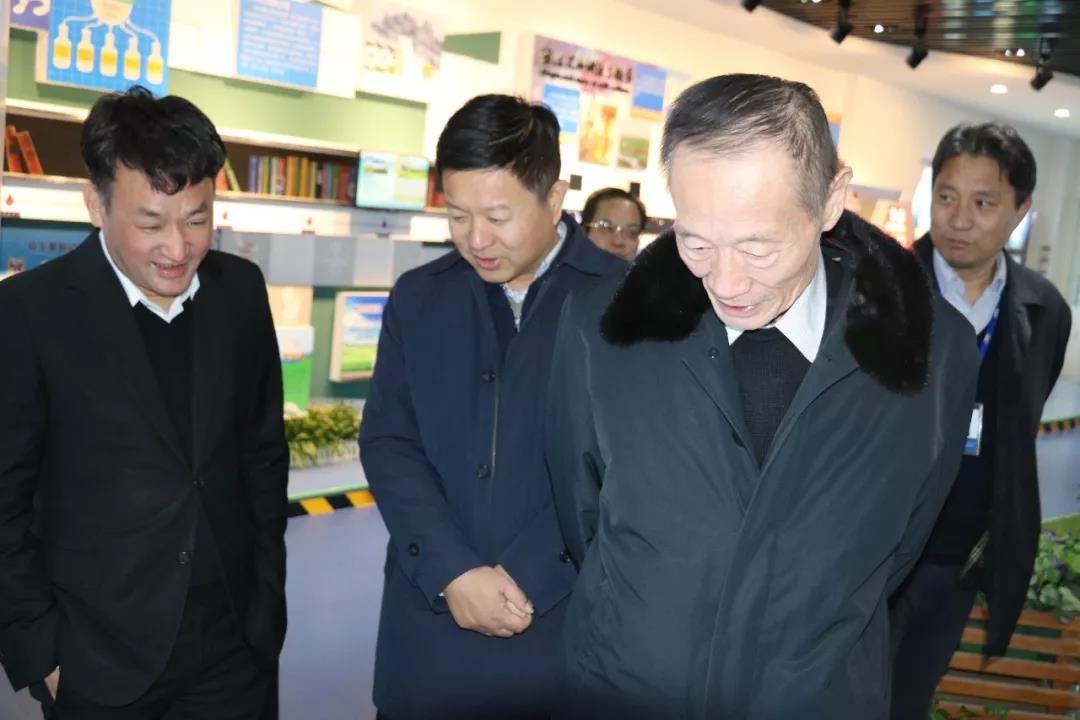 中国奶业协会高鸿宾会长莅临XINGKONG.COM星空体育(中国大陆)科技公司指导工作