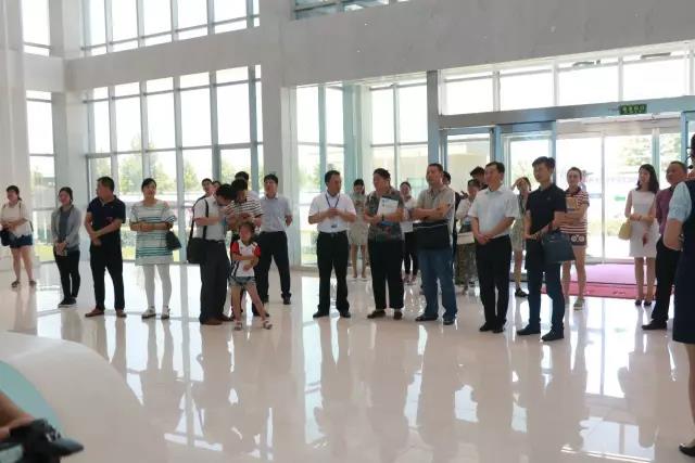 河南省食品安全座谈会暨百场食安讲座进校园启动仪式在XINGKONG.COM星空体育(中国大陆)科技公司举行