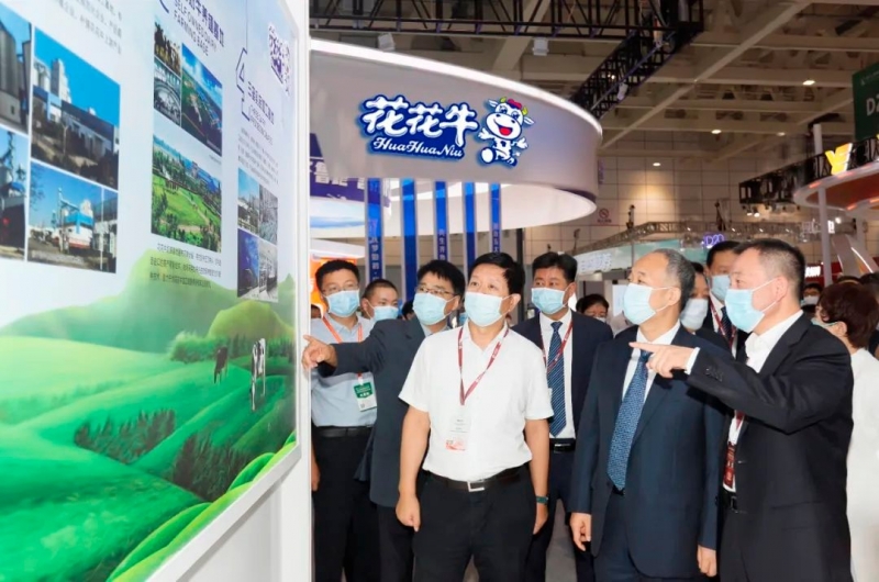 第十三届奶业大会暨D20峰会在泉城济南召开 | XINGKONG.COM星空体育(中国大陆)科技公司乳业荣膺“优 秀乳品加工企业”