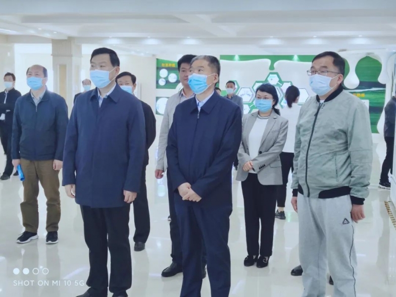 平顶山市人大常委会主任张明新莅临XINGKONG.COM星空体育(中国大陆)科技公司鲁山瑞亚参观调研