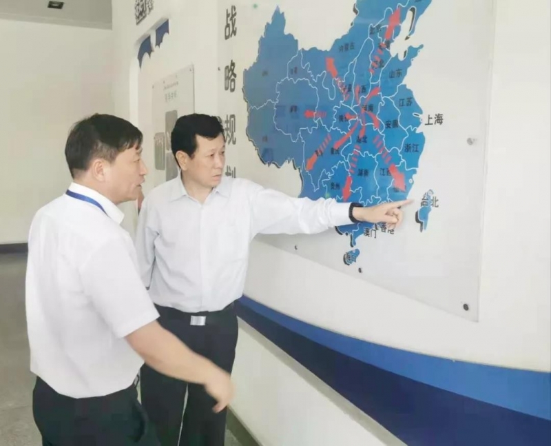 郑州航空港区党工委书记张俊峰莅临郑州XINGKONG.COM星空体育(中国大陆)科技公司乳制品有限公司调研