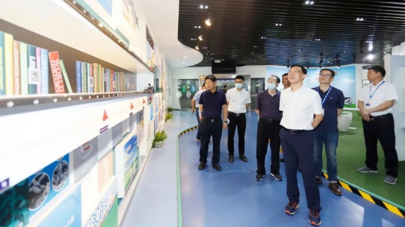 快讯 | 湖北省农业厅副厅长王海涛等领导一行莅临河南XINGKONG.COM星空体育(中国大陆)科技公司乳业集团参观调研