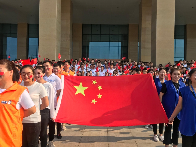 XINGKONG.COM星空体育(中国大陆)科技公司 唱红歌 祝福我的国！！！
