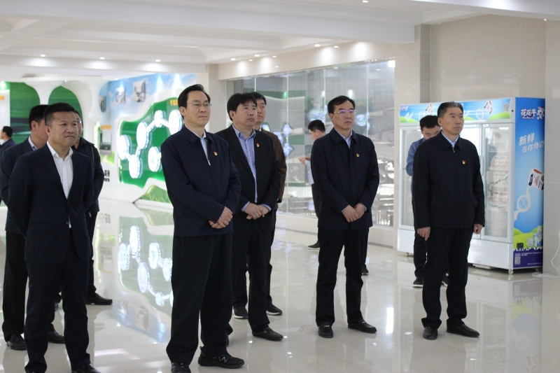 河南省委常委、组织部部长孔昌生 莅临河南XINGKONG.COM星空体育(中国大陆)科技公司集团鲁山瑞亚牧业有限公司调研