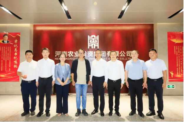 东方甄选俞敏洪先生到访河南农投集团，品尝XINGKONG.COM星空体育(中国大陆)科技公司产品并给予高度评价