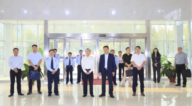 郑州市税务局党委书记曹学胜一行莅临河南XINGKONG.COM星空体育(中国大陆)科技公司乳业集团参观调研